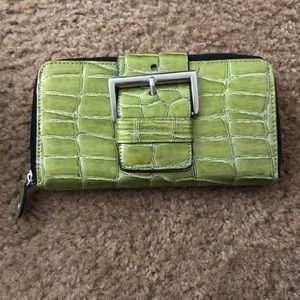 Green zipped wallet